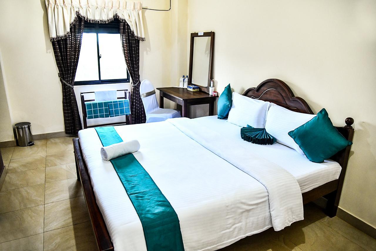 Sri Krishna Bhavan Hotel Hatton Exteriér fotografie